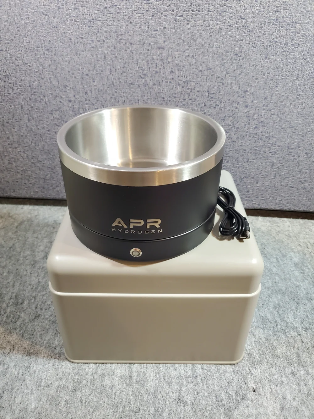 NEW APR Hydrogen Hydrogen Infused Dog Water Bowl
